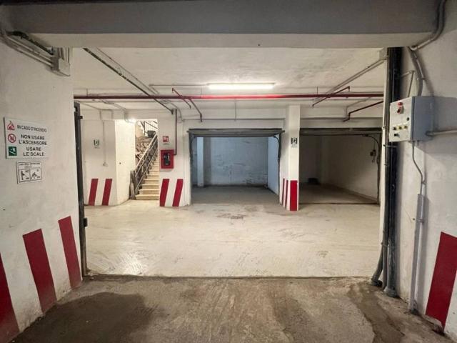 Box in vendita a Avellino, Campania
