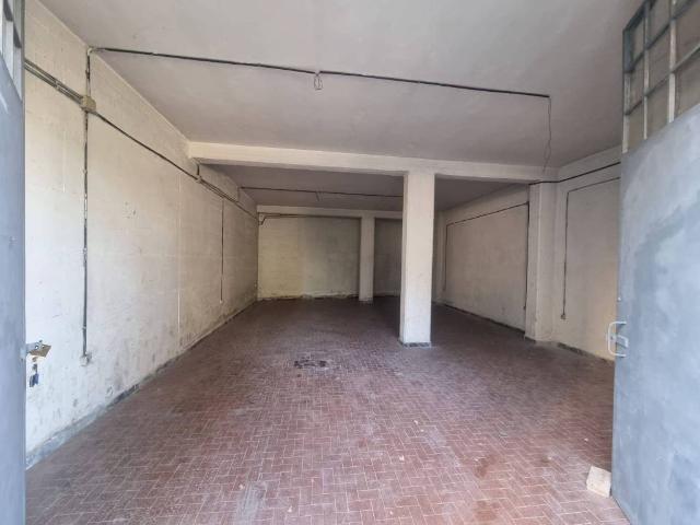 Box in vendita a Avellino, Campania