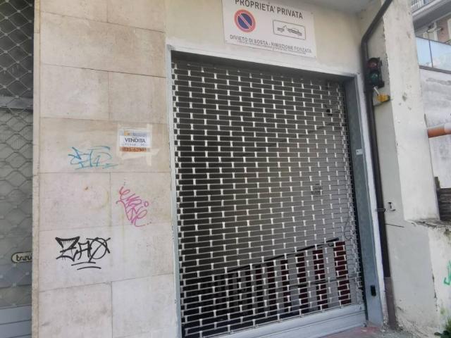 Box in vendita a Avellino, Campania