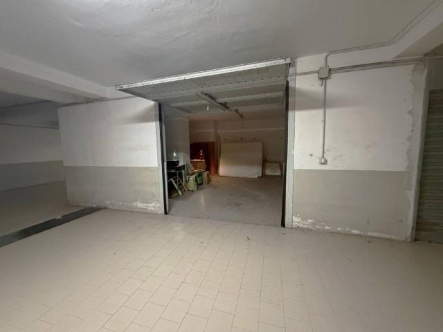 Box in vendita a Aversa, Campania