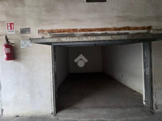 Box in vendita a Borgo San Lorenzo, Aversa