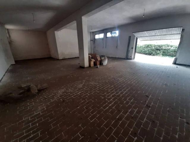 Box in vendita a Avezzano, Abruzzo
