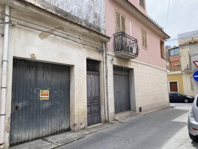 Box in vendita a Avola, Sicilia