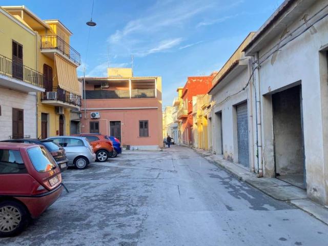 Box in vendita a Avola, Sicilia