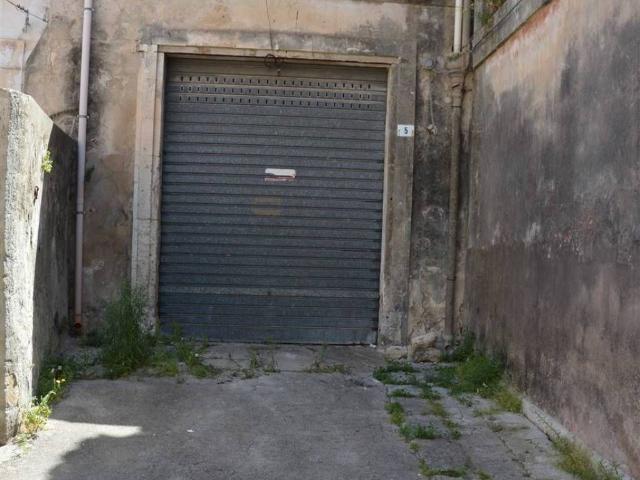 Box in vendita a Avola, Sicilia