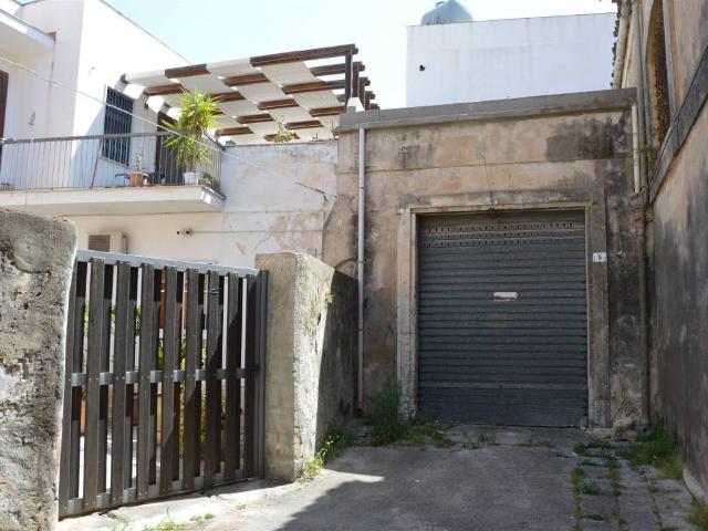 Box in vendita a Avola, Sicilia