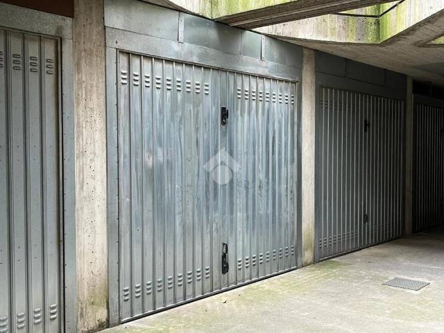 Box in vendita a Bagnatica, Lombardia