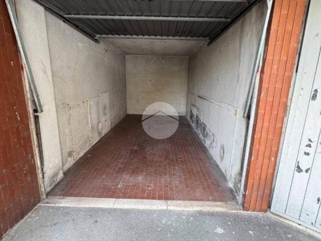 Box in vendita a Baranzate, Lombardia