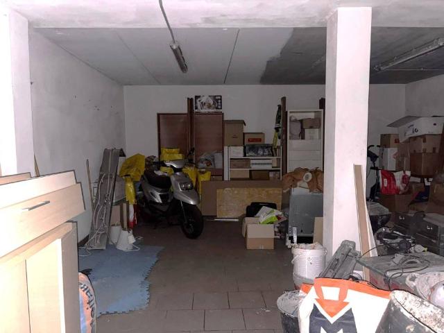 Box in vendita a Bareggio, Lombardia