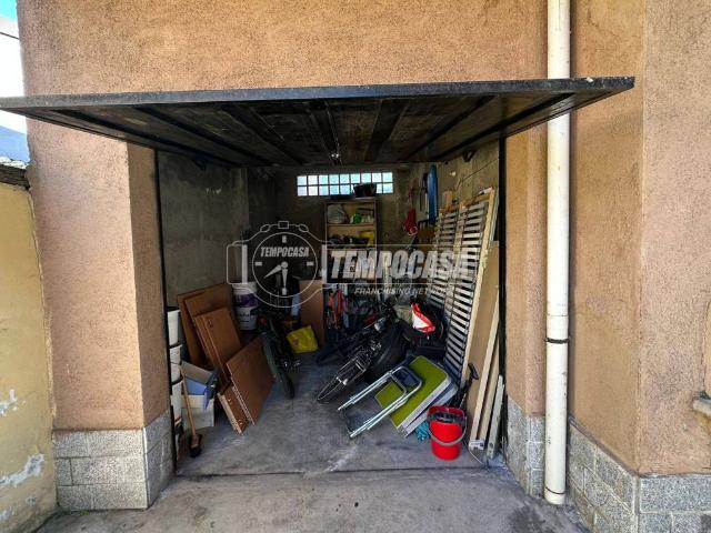 Box in vendita a Bareggio, Lombardia