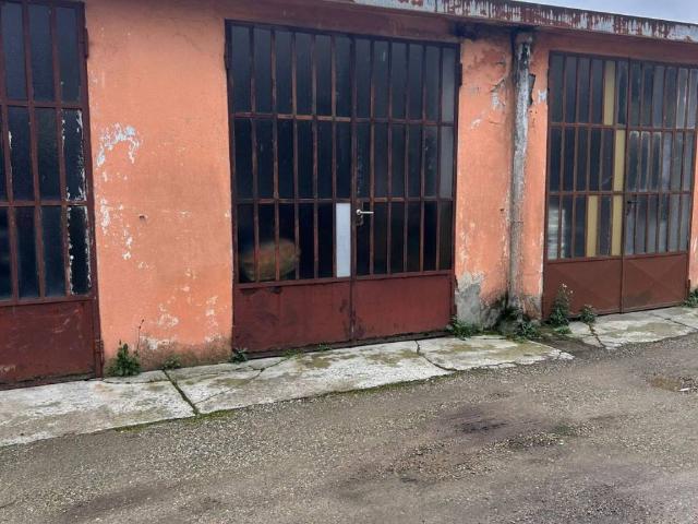 Box in vendita a Bareggio, Lombardia