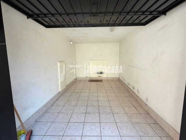 Box in vendita a Bareggio, Lombardia