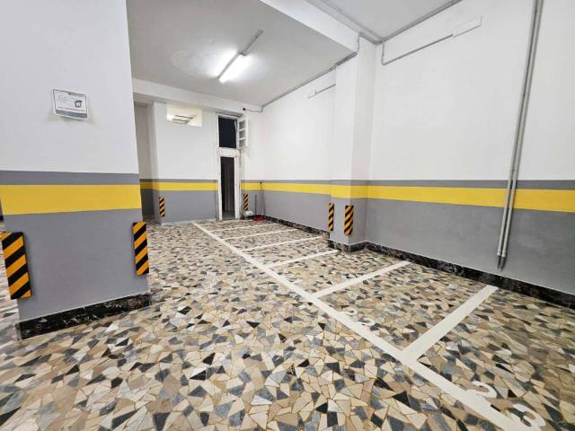 Box in vendita a Municipio 1, Puglia