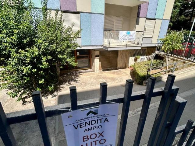 Box in vendita a Municipio 2, Puglia