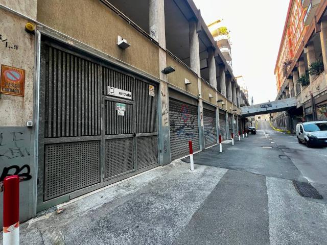 Box in vendita a Picone, Bari