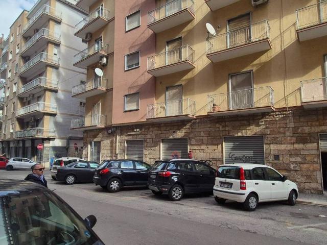 Box in vendita a Puglia, Bari