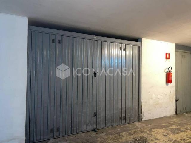 Box in vendita a Bari