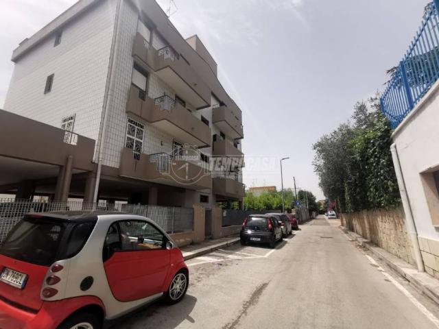 Box in vendita a Carbonara di Bari, Puglia