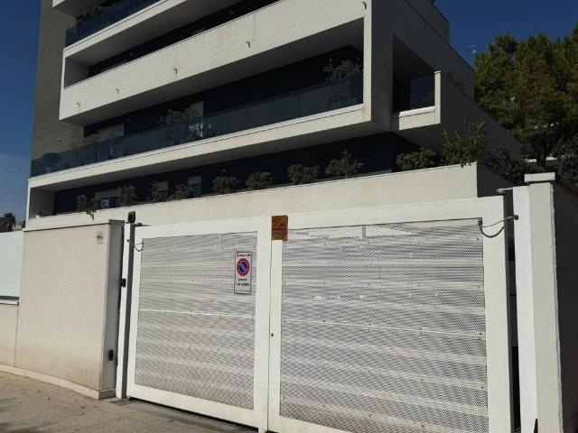 Box in vendita a Poggiofranco, Bari