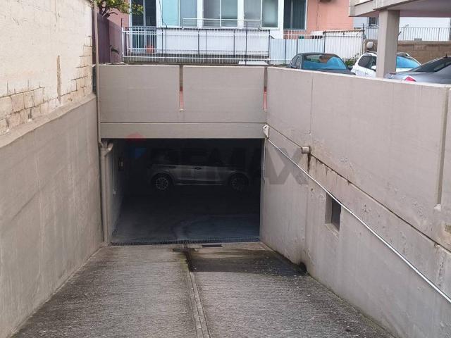 Box in vendita a Municipio 4, Puglia