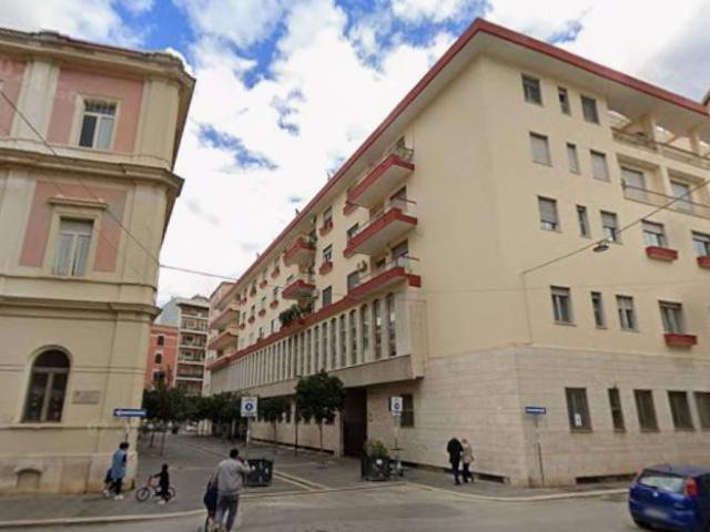 Box in vendita a Puglia, Bari