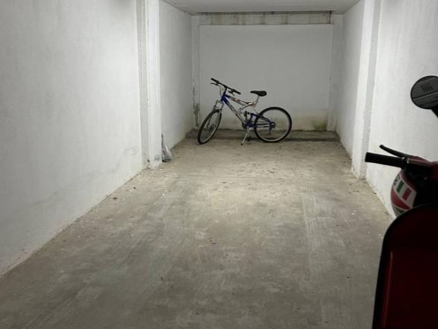 Box in vendita a Municipio 2, Puglia