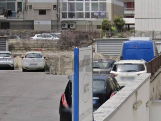 Box in vendita a Municipio 2, Puglia