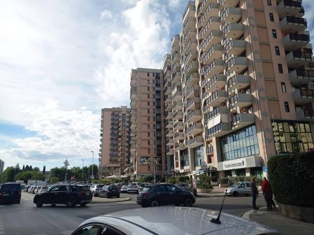 Box in vendita a Poggiofranco, Bari