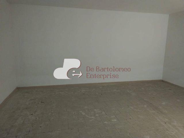 Box in vendita a Municipio 3, Puglia