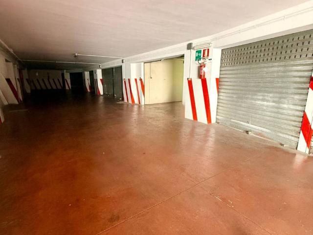 Box in vendita a Municipio 2, Puglia