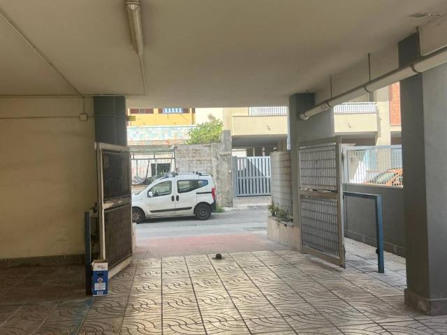 Box in vendita a Municipio 3, Puglia