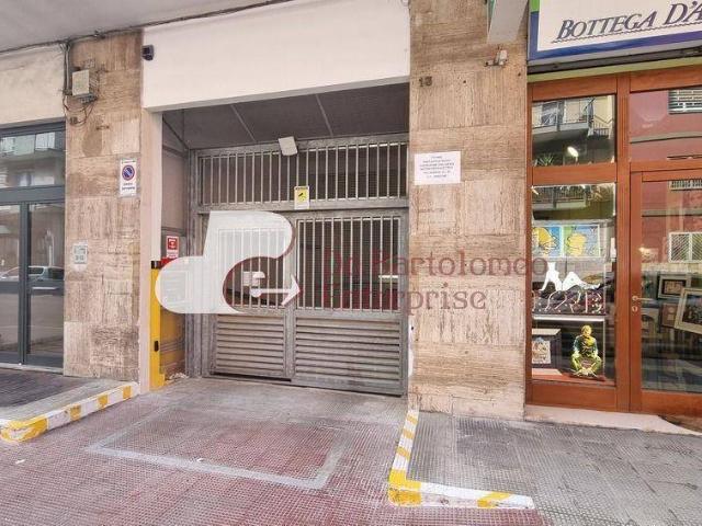 Box in vendita a Carrassi, Bari