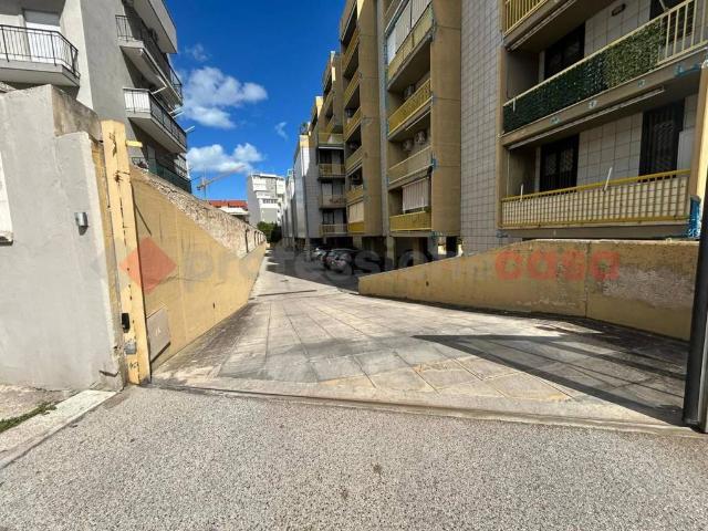 Box in vendita a Bari