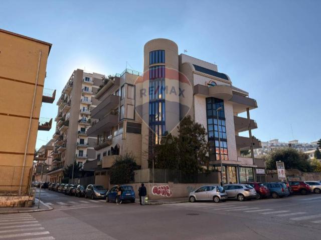 Box in vendita a Puglia, Bari