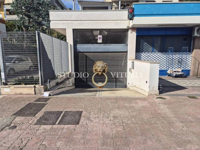 Box in vendita a Municipio 2, Puglia