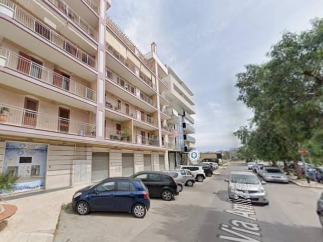Box in vendita a Zona 167, Puglia