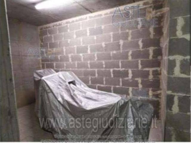 Box in vendita a Zona 167, Puglia