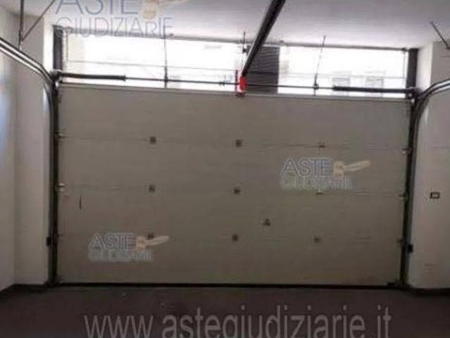 Box in vendita a Zona 167, Puglia