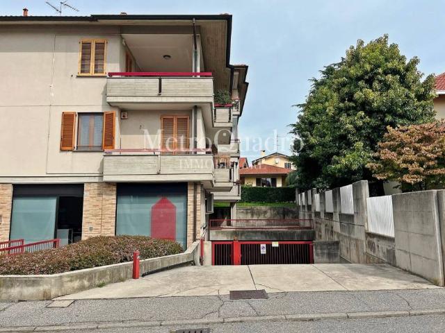 Box in vendita a Bellusco, Lombardia