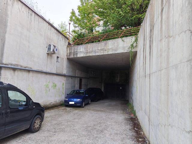 Box in vendita a Città 2000, Benevento