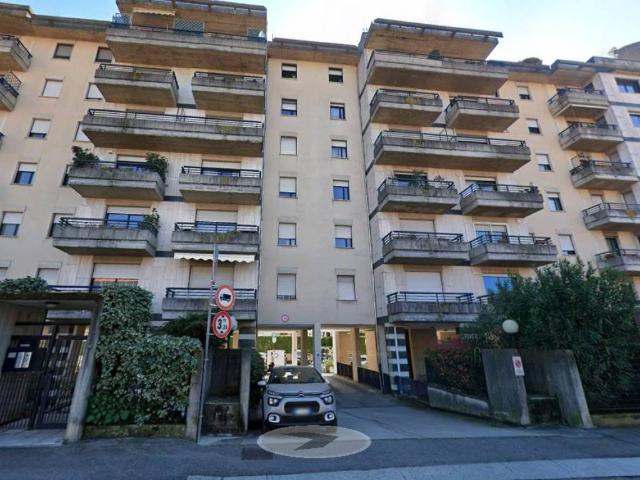 Box in vendita a Bergamo, Lombardia
