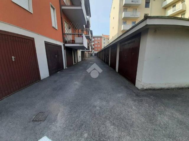 Box in vendita a Colognola, Bergamo