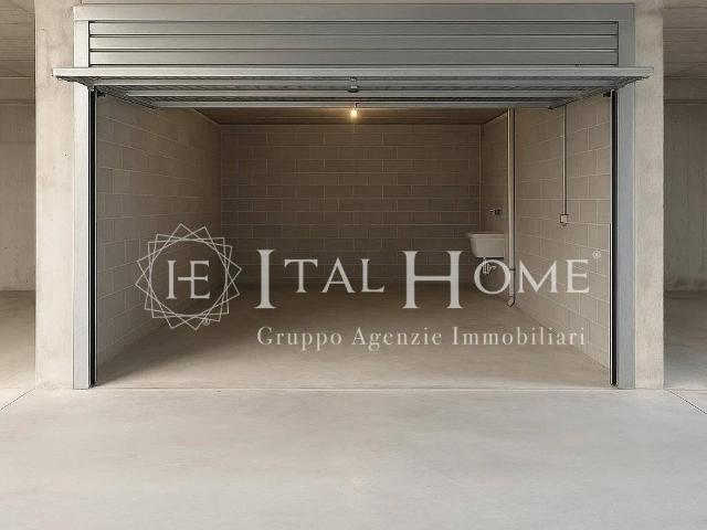 Box in vendita a Borgo Santa Caterina, Bergamo