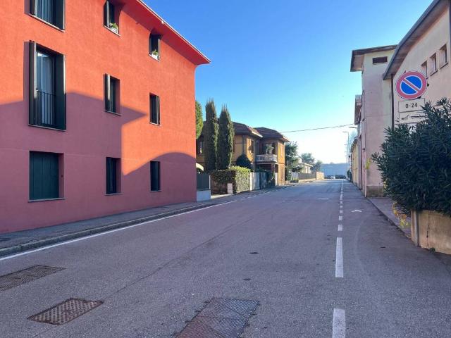 Box in vendita a Bergamo, Lombardia