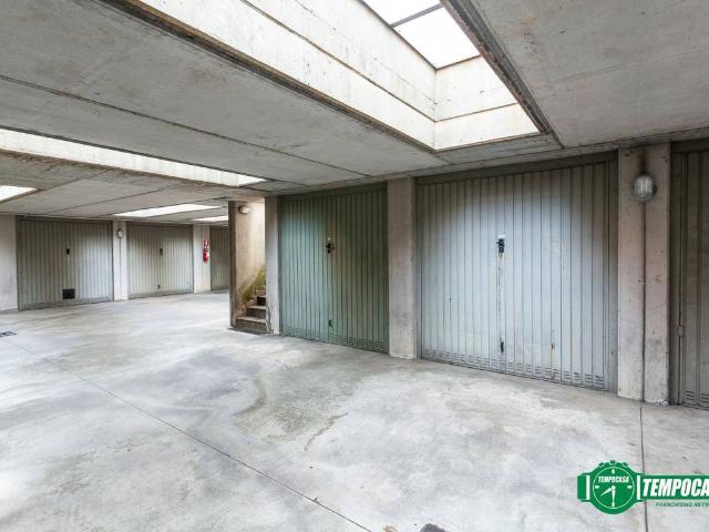 Box in vendita a Bergamo, Lombardia