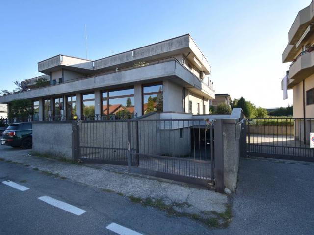 Box in vendita a Villanova, Bernareggio