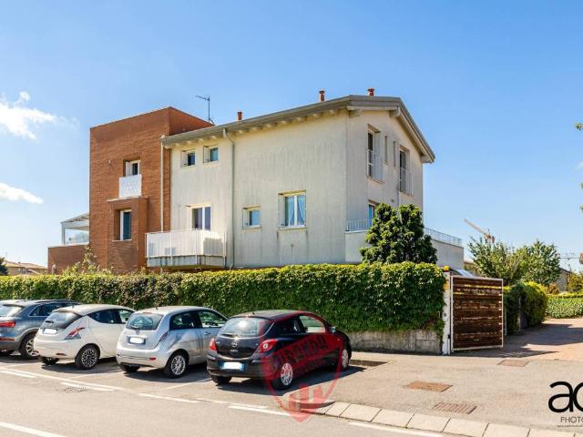 Box in vendita a Villanova, Bernareggio