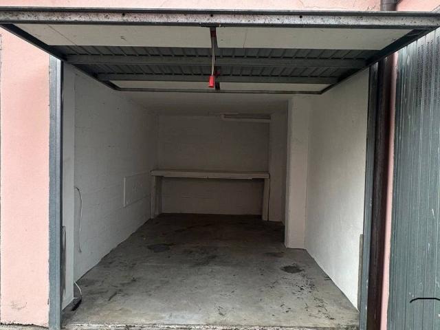 Box in vendita a Bernareggio, Lombardia