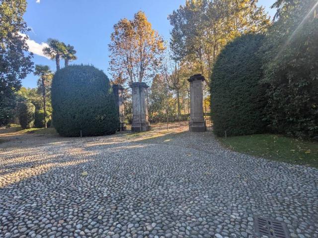 Box in vendita a Prato, Piemonte