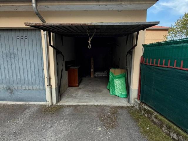 Box in vendita a Chiavazza, Biella